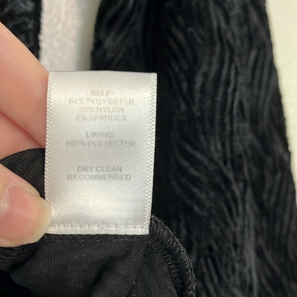 Ali & Jay Black LS Textured Velvet Peplum Top - Picture 9 of 10